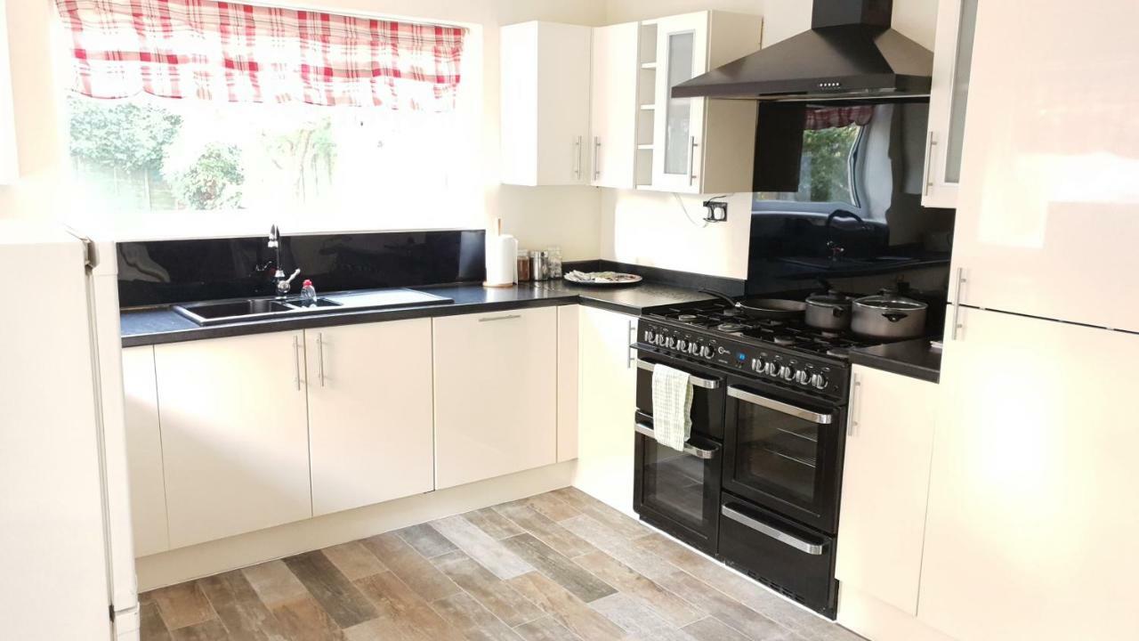 Grandeur Holiday Home, With Free Parking Clacton-on-Sea Zewnętrze zdjęcie
