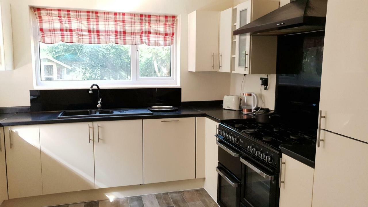 Grandeur Holiday Home, With Free Parking Clacton-on-Sea Zewnętrze zdjęcie